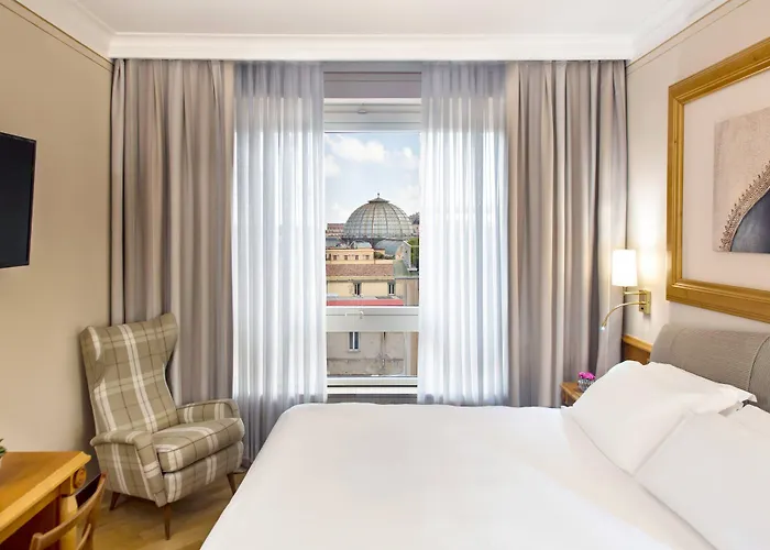 Renaissance Mediterraneo Hotel 4*