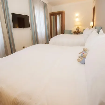 Renaissance Mediterraneo Hotel