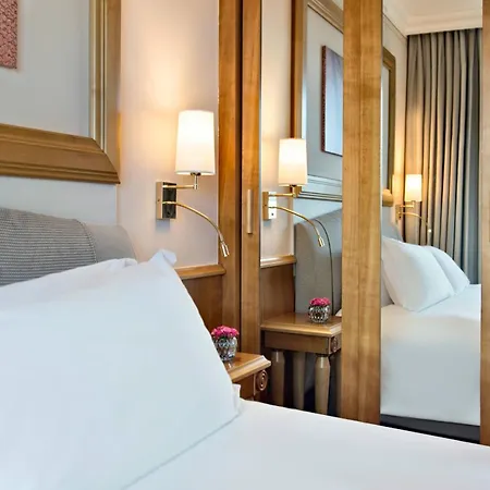 Renaissance Mediterraneo Hotel