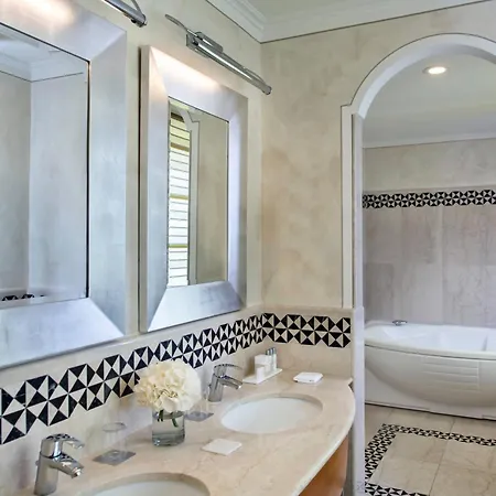 Renaissance Mediterraneo Hotel