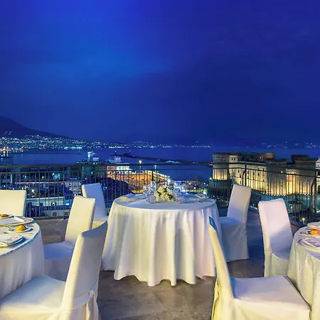 Renaissance Mediterraneo Neapel
