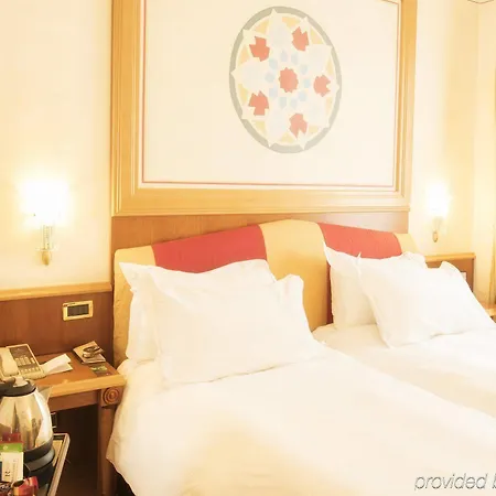 Hotel Renaissance Mediterraneo Nápoles
