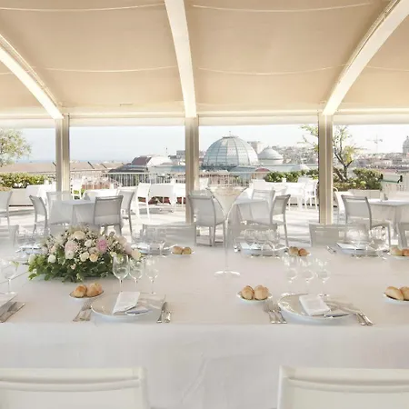 Renaissance Mediterraneo 4* Nápoly
